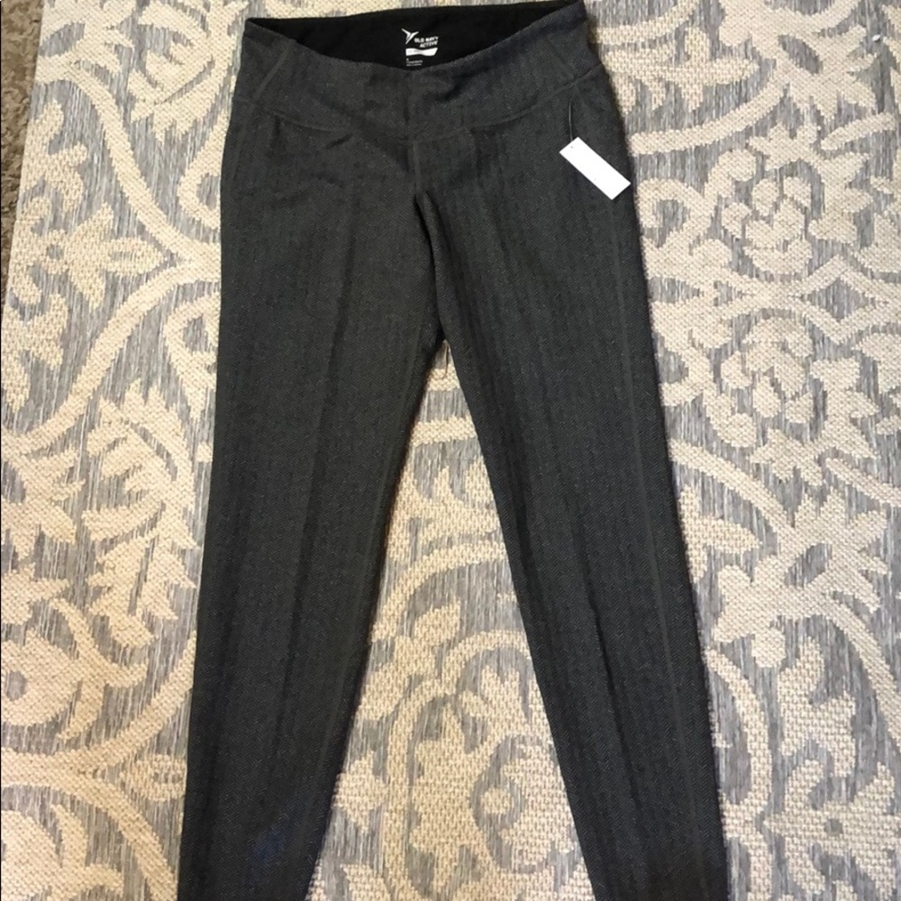NWT woman’s old navy active legging size M